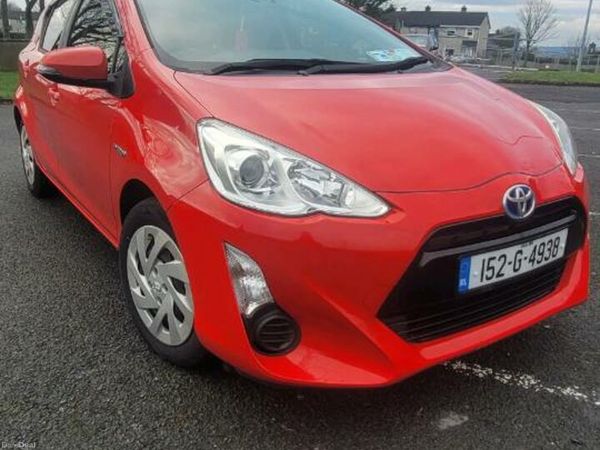 Toyota Aqua Hatchback, Petrol Hybrid, 2015, Red