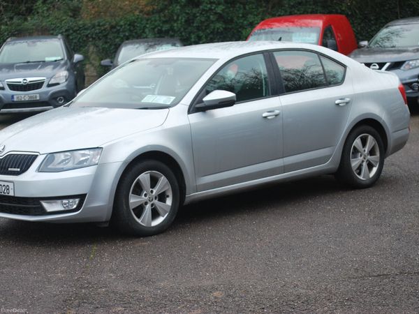 Skoda Octavia Hatchback, Diesel, 2015, Silver