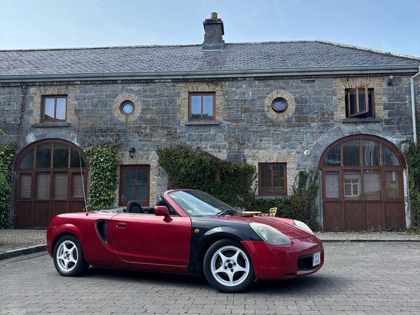 Toyota Other Convertible, Petrol, 2000, Red