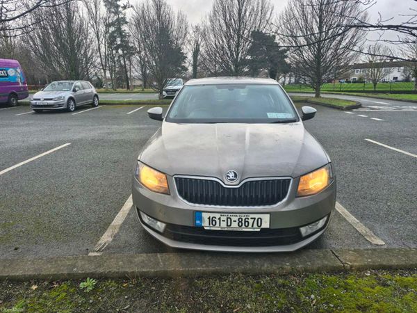Skoda Octavia Saloon, Petrol, 2016, Beige