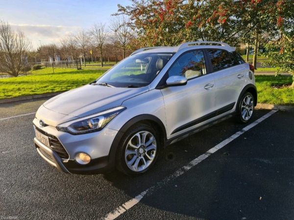 Hyundai i20 Hatchback, Petrol, 2017, Silver