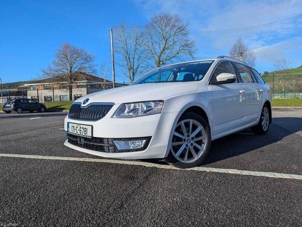 Skoda Octavia Estate, Petrol, 2017, White