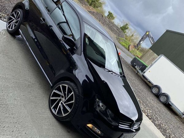 Volkswagen Polo Hatchback, Petrol, 2014, Black