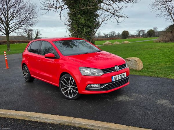 Volkswagen Polo Hatchback, Petrol, 2015, Red