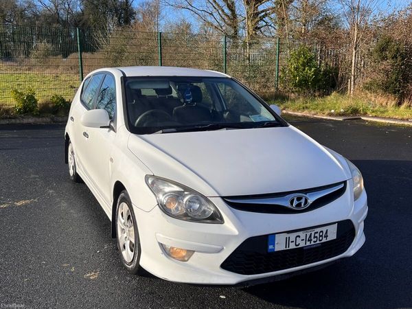 Hyundai i30 Hatchback, Diesel, 2011, White
