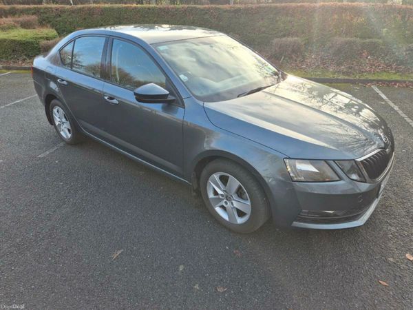 Skoda Octavia Saloon, Petrol, 2017, Grey