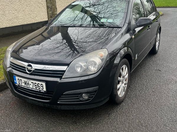 Opel Astra Hatchback, Petrol, 2007, Black