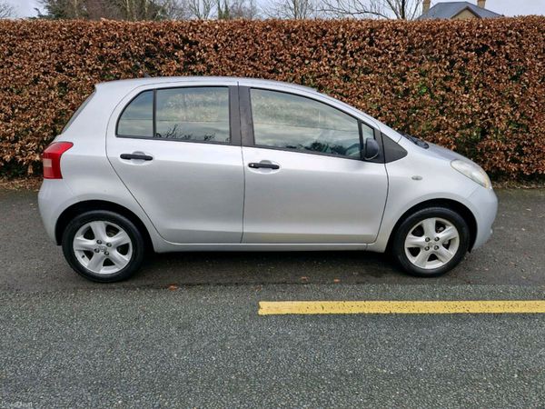 Toyota Yaris Hatchback, Petrol, 2006, Silver