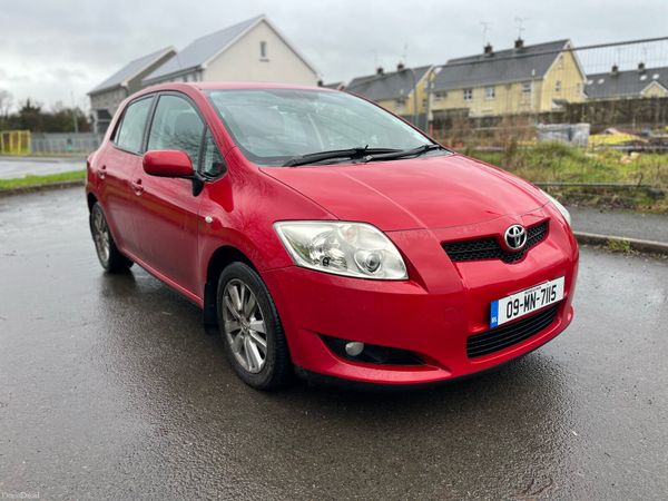 Toyota Auris Hatchback, Diesel, 2009, Red