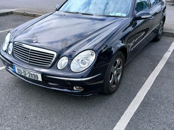 Mercedes-Benz E-Class Saloon, Petrol, 2003, Blue
