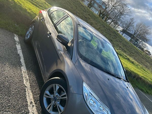Ford Focus Hatchback, Diesel, 2014, Brown