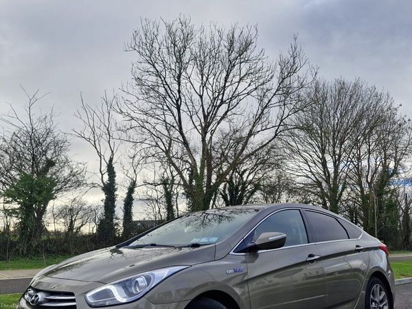 Hyundai i40 Saloon, Diesel, 2015, Beige