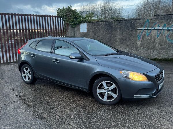 Volvo V40 Hatchback, Diesel, 2013, Grey