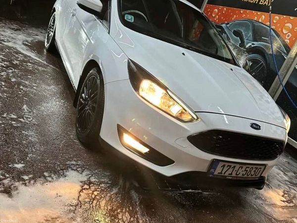 Ford Focus Hatchback, Petrol, 2017, White