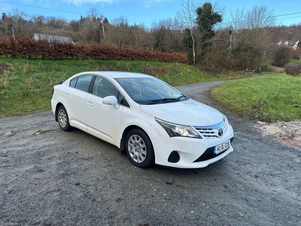 Toyota Avensis Saloon, Diesel, 2014, White