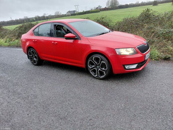 Skoda Octavia Saloon, Diesel, 2016, Red