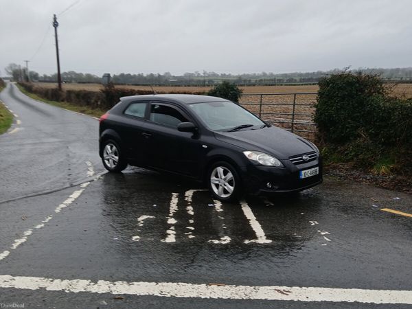 Kia Ceed Hatchback, Diesel, 2010, Black