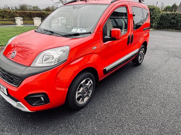 Fiat Qubo MPV, Diesel, 2018, Red