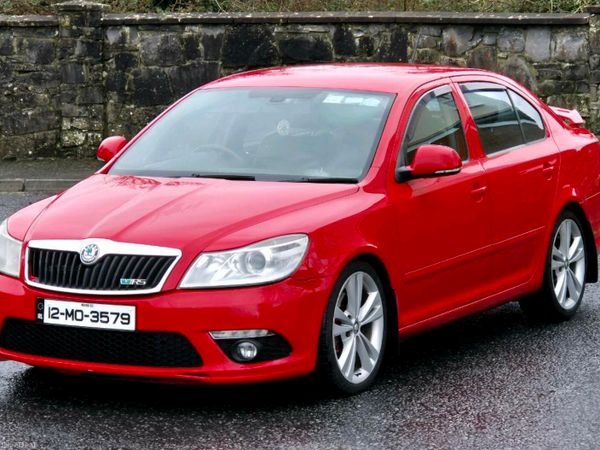Skoda Octavia Hatchback, Diesel, 2012, Red