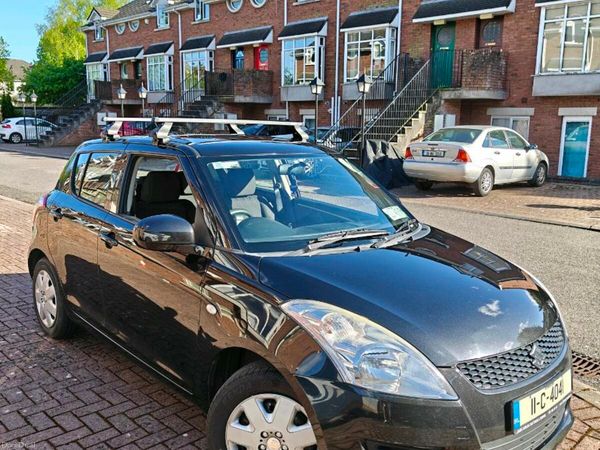 Suzuki Swift Hatchback, Petrol, 2011, Black