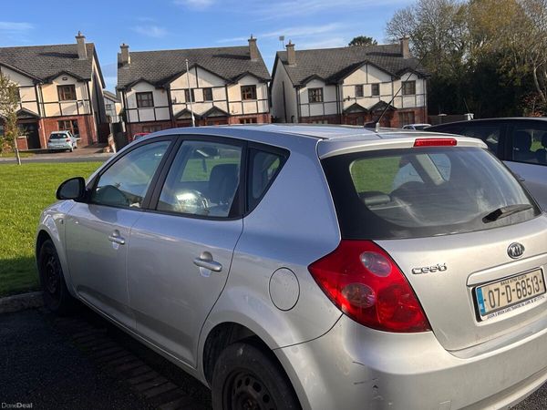 Kia Ceed Hatchback, Petrol, 2007, Silver