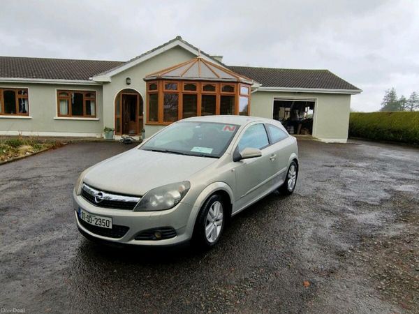Opel Astra Hatchback, Petrol, 2007, Yellow