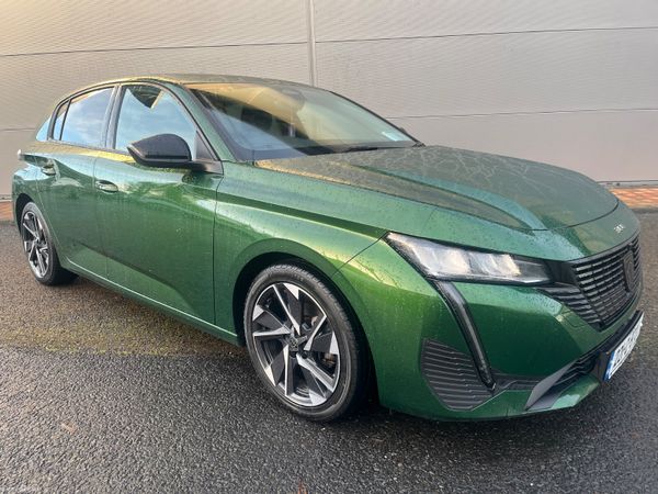 Peugeot 308 Hatchback, Petrol, 2022, Green