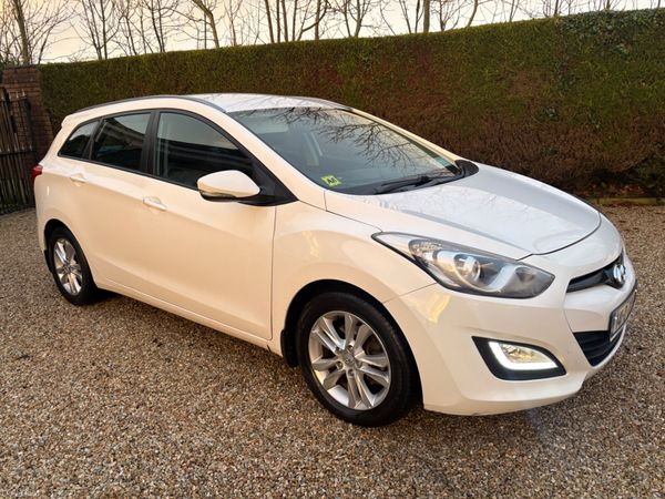 Hyundai i30 Estate/Jeep, Diesel, 2014, White