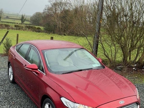 Ford Mondeo Hatchback, Diesel, 2015, Red