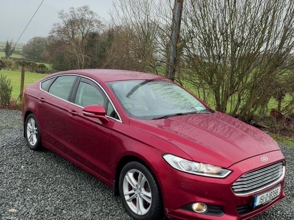 Ford Mondeo Hatchback, Diesel, 2015, Red