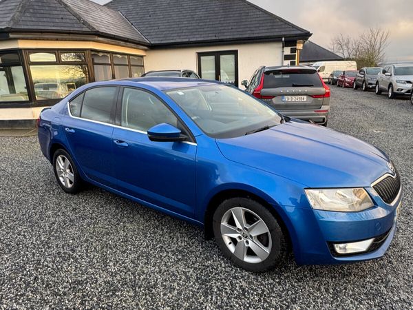 Skoda Octavia Saloon, Diesel, 2015, Blue