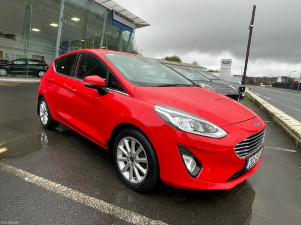 Ford Fiesta Hatchback, Petrol, 2020, Red