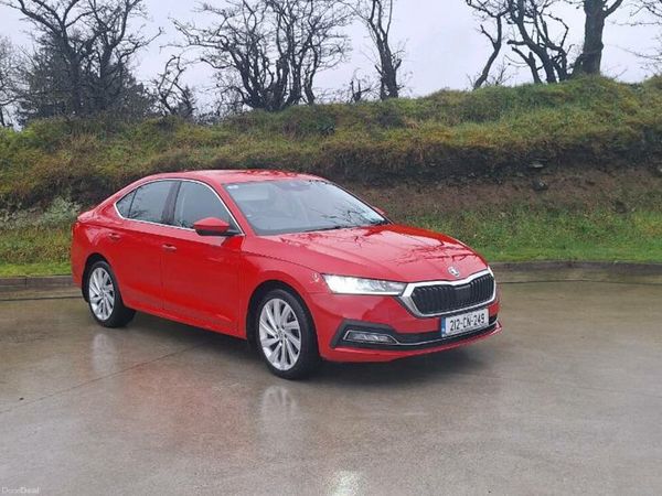 Skoda Octavia Saloon, Diesel, 2021, Red