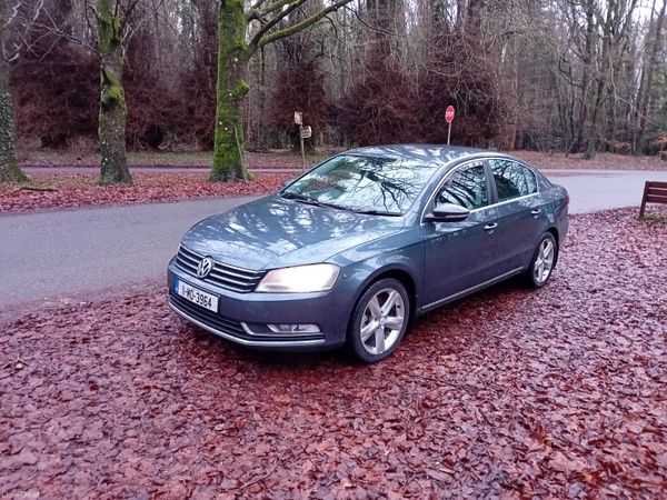 Volkswagen Passat Saloon, Diesel, 2011, Grey