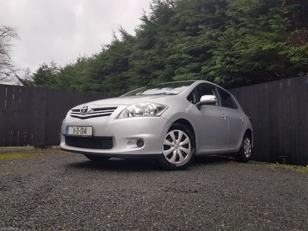 Toyota Auris Hatchback, Diesel, 2011, Silver