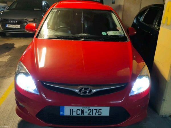 Hyundai i30 Hatchback, Diesel, 2011, Red
