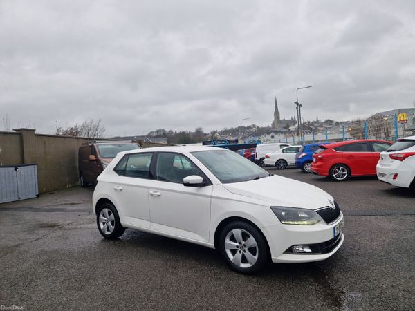 Skoda Fabia Hatchback, Petrol, 2017, White