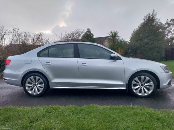 Volkswagen Jetta Saloon, Diesel, 2012, Silver