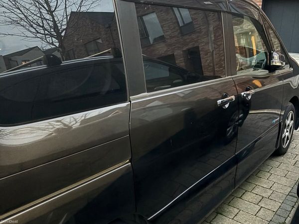 Nissan Serena MPV, Petrol Hybrid, 2015, Brown