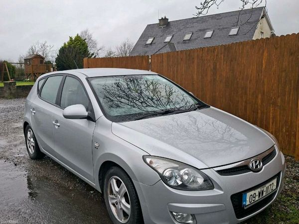 Hyundai i30 Hatchback, Diesel, 2009, Silver
