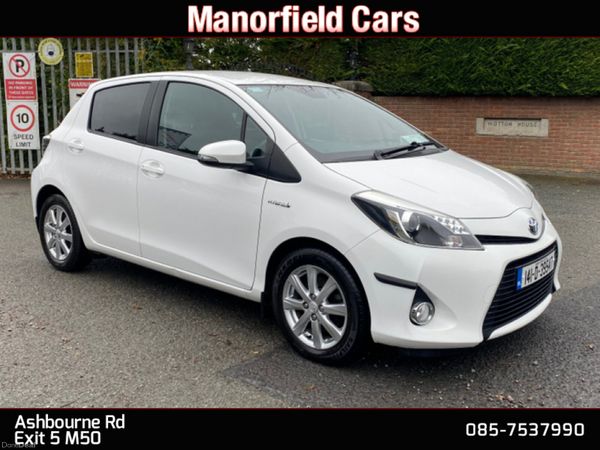 Toyota Yaris Hatchback, Petrol Hybrid, 2014, White