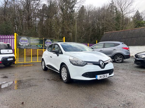 Renault Clio Hatchback, Petrol, 2014, White