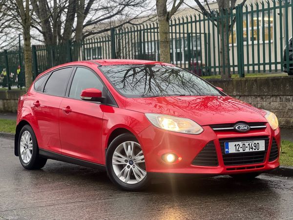 Ford Focus Hatchback, Diesel, 2012, Red