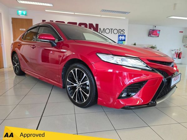 Toyota Camry Saloon, Petrol Hybrid, 2020, Red