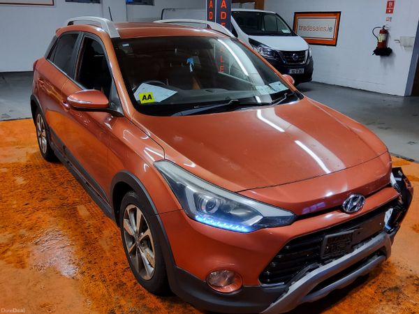 Hyundai i20 Hatchback, Petrol, 2017, Orange
