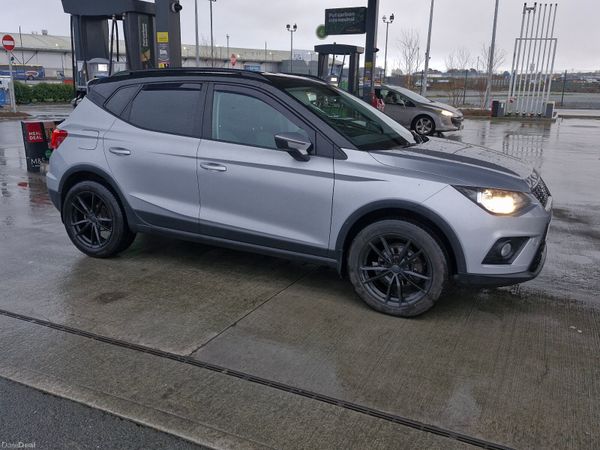 SEAT Arona SUV, Diesel, 2018, Silver