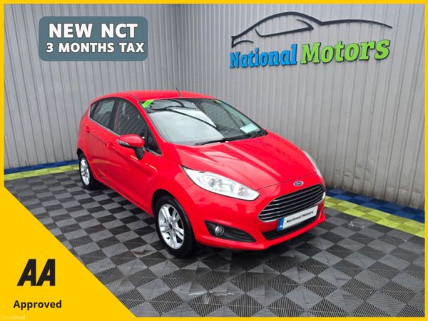 Ford Fiesta Hatchback, Petrol, 2015, Red