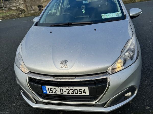 Peugeot 208 Hatchback, Petrol, 2015, Grey