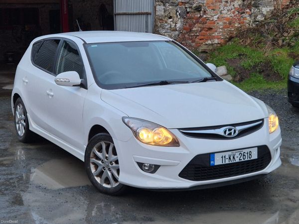 Hyundai i30 Hatchback, Diesel, 2011, White