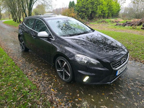 Volvo V40 Hatchback, Diesel, 2014, Black